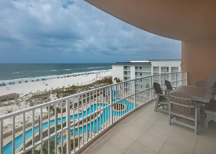 Phoenix Gulf Tower 404 Apartment *